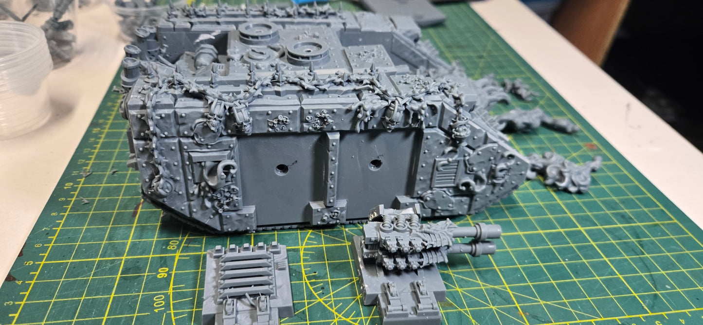 Chaos Plague - Ironclad Tank Multipart Set- Wild Mesh